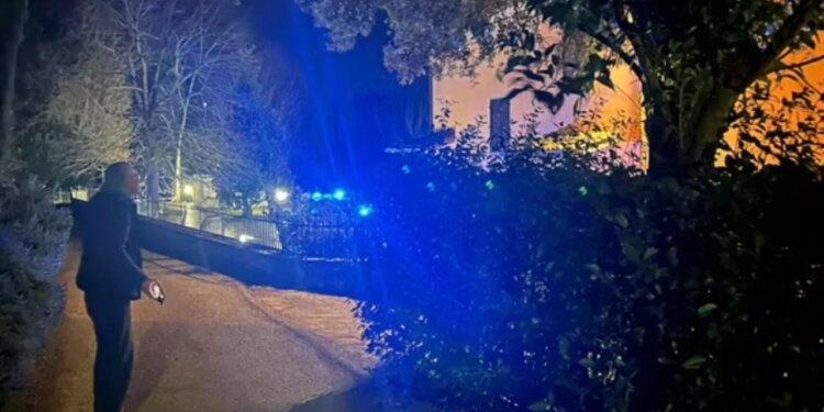 Identiteti i 46-vjeçarit shqiptar që humbi jetën gjatë grabitjes në një banesë në Itali, zbulon precedentet e tij penale për krime kundër pronës.