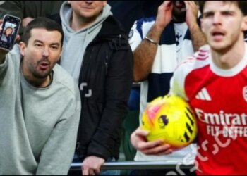 Imazhi i turpit në Angli: Tallja me Declan Rice duke përdorur një foto të gruas së tij