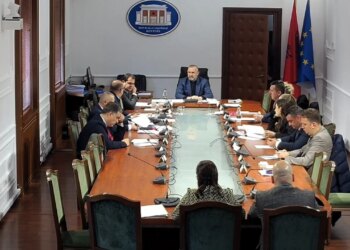 “Inspektojmë burgjet së bashku”, Korreshi batuta me Zegjin Çaushi në Ligjet: Ik vetëm, por të sugjeroj që…