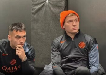 Inter, Bastoni kërkon ndjesë; Lautaro Martinez dhe Barella mbështesin në konferencën e shtypit.