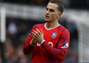 Ipswich Shkëlqen në Kampionat: Kemi Aspirata për të Arritur në Premier League