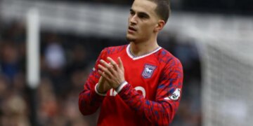 Ipswich Shkëlqen në Kampionat: Kemi Aspirata për të Arritur në Premier League