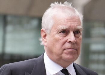 Ish-princi Andrew arrestohet në ditëlindjen e tij të 66-të, përfshihet në dosjet Epstein!