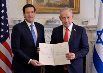 Israeli bashkohet me “Këshillin e Paqes” të Trumpit, Netanyahu ratifikon pranimin gjatë vizitës së tij në Uashington.