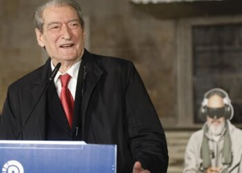 "Jemi në rrugë për fitoren, të rrëzojmë qeverinë", Berisha bën thirrje qytetarëve të marrin pjesë në protestën e 10 shkurtit: "Zëri ynë i ka tronditur thellësisht".