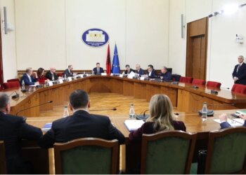 Këshilli i Mandateve zhvillon mbledhje të mbyllur për dy orë mbi imunitetin e Ballukut, diskutim për kërkesën e SPAK-ut.