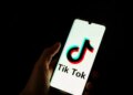 Komisioni Evropian paralajmëron me gjobë: TikTok konsiderohet "rrezik për varësinë"