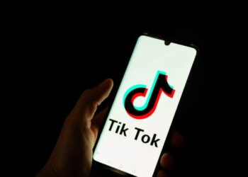Komisioni Evropian paralajmëron me gjobë: TikTok konsiderohet "rrezik për varësinë"