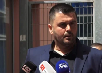 Kryebashkiaku i Rrogozhinës, Edison Memolla, dorëzohet në polici.