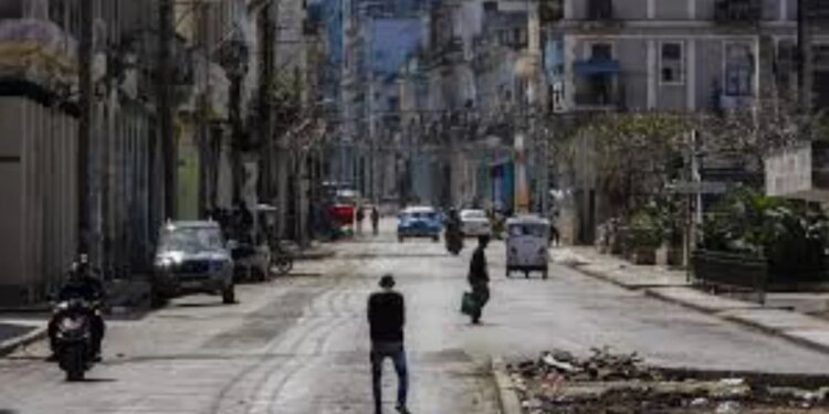 Kuba përballë krizës së rëndë, mungesa e karburantit dhe turistëve ndalojnë aktivitetet në ishull.