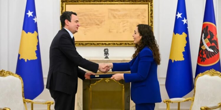 LAJM I FUNDIT: Presidentja Osmani i jep mandatin Albin Kurtit për krijimin e qeverisë