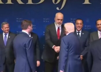 LAJM I FUNDIT: Trump Arrin në Bordin e Paqes dhe Takohet me Kryeministrin Edi Rama
Lajmi është duke u përditësuar...