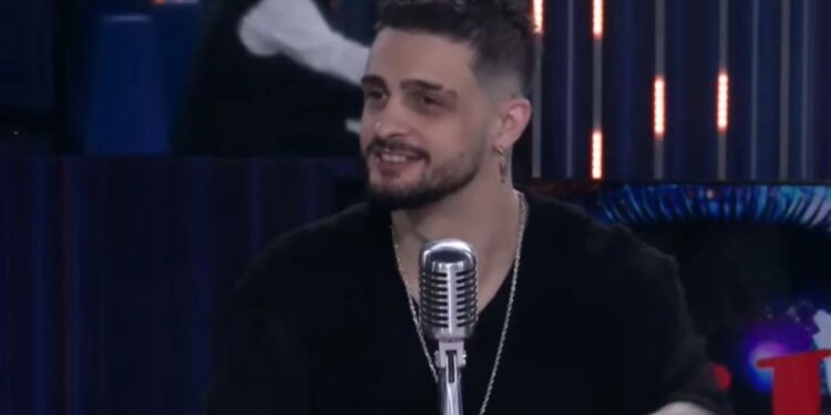 “Live nga Shtëpia”: DJ Gimbo tregon si ka nisur karrierën e tij në muzikë: Fillova si i bullizuar dhe…
