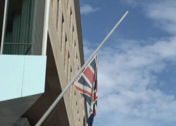 Londra po e heton Lordin Mandelson, qeveria britanike punon me policinë në lidhje me lidhjet e tij me Epstein.