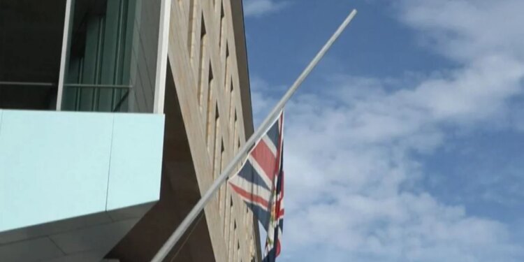 Londra po e heton Lordin Mandelson, qeveria britanike punon me policinë në lidhje me lidhjet e tij me Epstein.