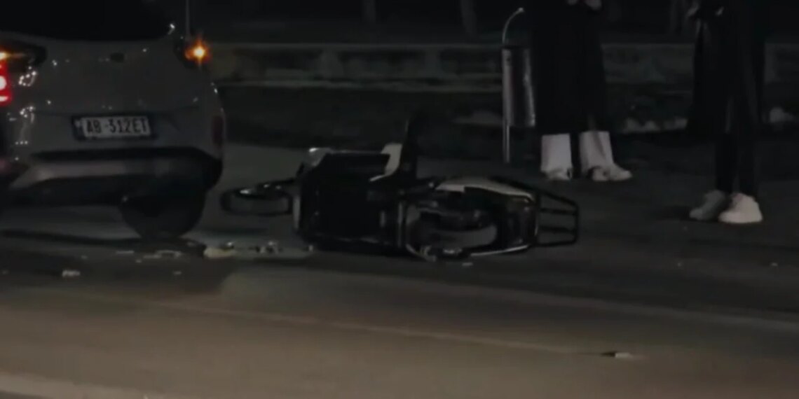 Makina godet motorin në Lungomare, drejtuesi i motomjetit plagoset dhe dërgohet me urgjencë në spital.