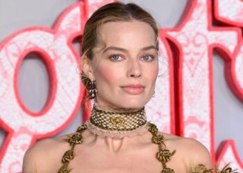 Margot Robbie tregon se një aktor i dhuroi një libër me mesazhin 'Hani më pak'.