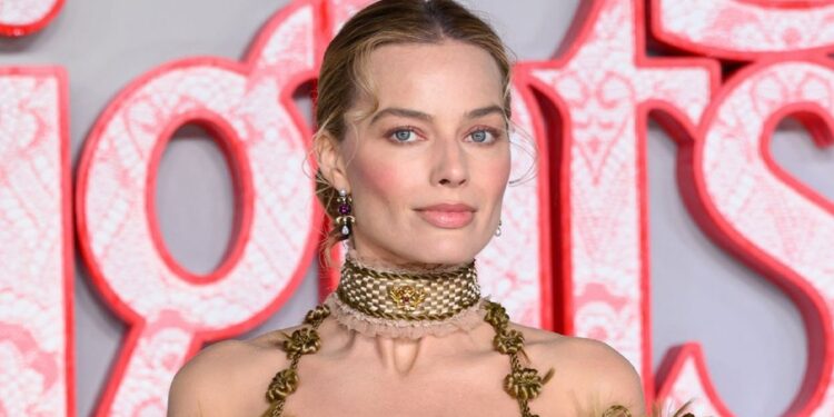 Margot Robbie tregon se një aktor i dhuroi një libër me mesazhin 'Hani më pak'.