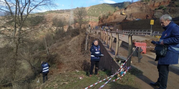 Masakra ekologjike në lumin Shkumbin u raportua pas transmetimit të pamjeve në TCH, Prokuroria e Elbasanit fillon hetimet.