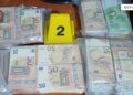 Më shumë se 160 mijë euro të falsifikuara, municion dhe lëndë djegëse zbulohet në një banesë, arrestohet 19-vjeçari në Shkodër.