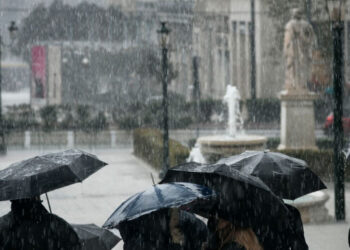 Moti i keq me reshje të mëdha përfshin Greqinë, shtatë zona në ‘alert të kuq’