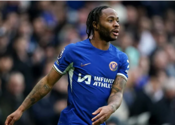 Napoli, çështja për Sterling nuk është përfunduar ende, ish-sulmuesi i Chelsea i gatshëm të ulë pagën.