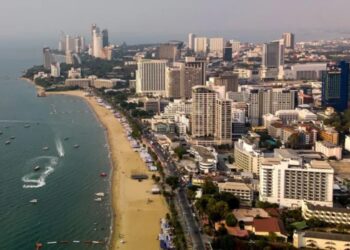 Një bashkëthemelues i ASOS-it humb jetën në një pallat në Tajlandë