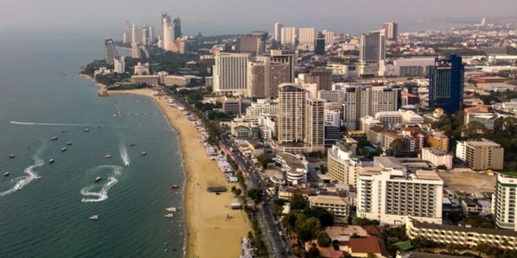 Një bashkëthemelues i ASOS-it humb jetën në një pallat në Tajlandë