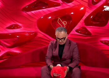 “Një nënë humb jetën nga kanceri”/ Banorët në pikëllim, Artani tregon historinë e prekshme: Pashë vëllanë pas 23 vitesh, ai më tha s’të njoh.