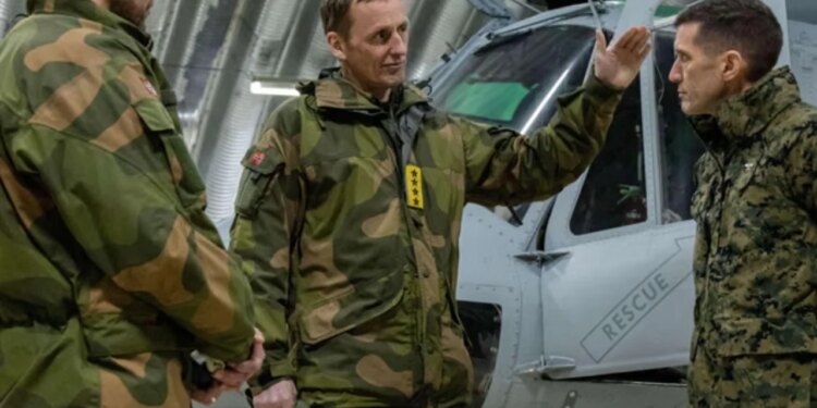 Norvegjezët paralajmërojnë: Pushtimi rus mund të aktivizohet për të mbrojtur armët bërthamore