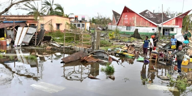 Numri i viktimave në Madagaskar rritet në 40 pas një stuhie të fuqishme që goditi vendin tre ditë më parë.