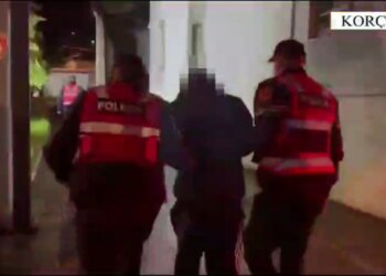 Operación antinarcóticos en Korçë: Arrestan a 3 personas y confiscan más de 1 kg de cannabis y cocaína.