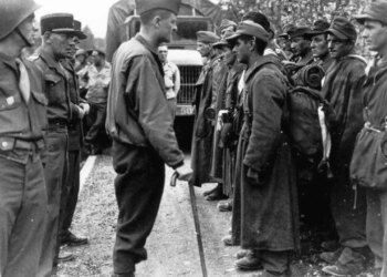 Opinion/ Auron Tare: Veshja e huaj