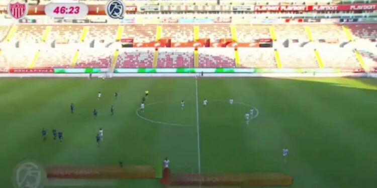 Paniku i shkaktuar nga vrasja e ‘El Mencho’, ndeshja e futbollit në Meksikë e ndërpritet.