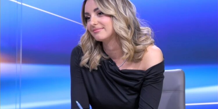 Pas eliminimit, Kejsi më bëri të parin. Ina Aderi tregon për ‘Shqipëria Live’: Si u dashurova me të dhe nuk pendohem për puthjen.