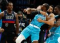 Përplasje masive në ndeshjen Detroit-Charlotte në NBA, 4 lojtarë përjashtohen nga parketi.