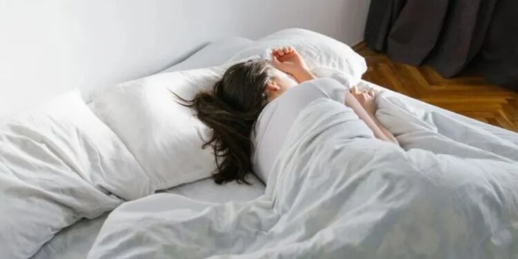 Pesë mënyra për të rritur djegien e kalorive gjatë natës