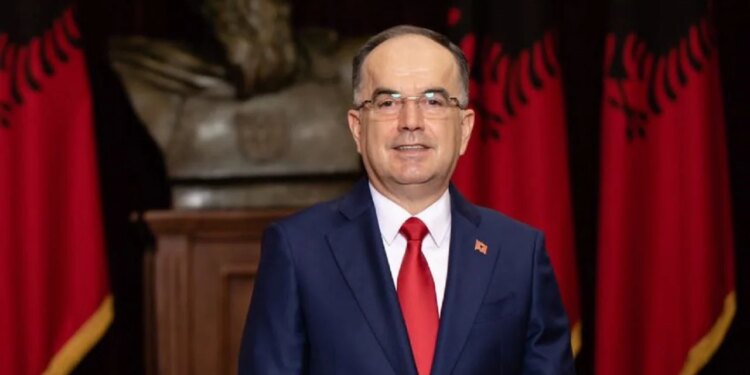 Presidenti Begaj uroi Kurtin për mandatin e tij të ri: Mbështetje vëllazërore për Kosovën.