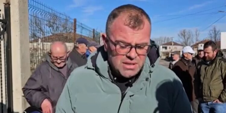Probleme me furnizimin me ujë të pijshëm, banorët e Tërovës së Maliqit protestojnë: Ndjehet erë e keqe