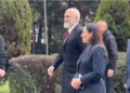 Rama arrin në Kosovë për takime, viziton zyrën e Presidentes Vjosa Osmani.