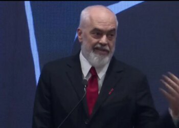 Rama zbulon për herë të parë: Vjosa Osmani u kërcënua për dy vjet, prokurorët donin të pushtonin zyrën e saj për të gjetur prova për krime ndaj njerëzimit.