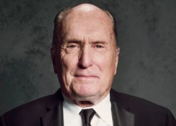 Robert Duvall, legjenda e filmit dhe ylli i “The Godfather”, ndërron jetë në moshën 95-vjeçare.