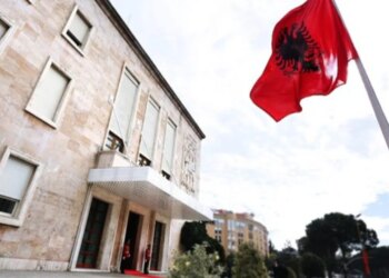 Rritja e pagave përfshin gjithashtu punonjësit e administratës publike, Gardës, Policisë së Burgjeve dhe sektorit të shëndetësisë.