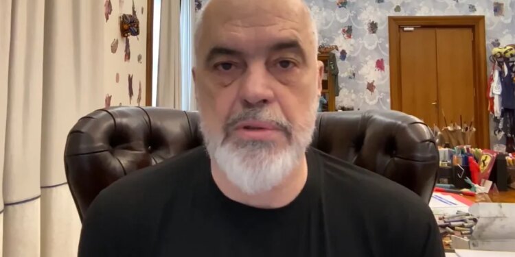 “Rritje e konsiderueshme e pagave për ju në 2016” / Rama drejtuar Shoqatës së Gjyqtarëve: Kjo qeveri siguron pavarësinë tuaj.