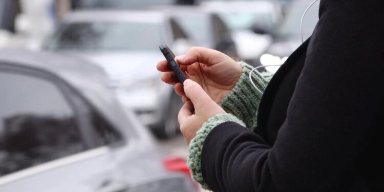 “Rrjetet sociale për fëmijët nën 16 vjeç, a duhet Shqipëria të aderojë në ndalimin e Bashkimit Europian?”