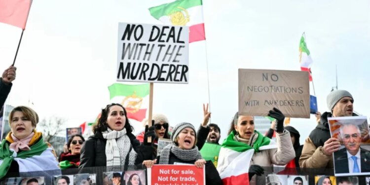 SHBA dhe Irani fillojnë negociatat për programin bërthamor në Gjenevë/ Trump: Mungesa e marrëveshjes mund të sjellë…