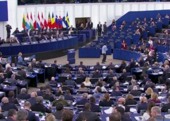 Sanksionet ndaj Rusisë dështojnë: Hungaria vendos veton për naftën, BE-ja dështon në 4-vjetorin e luftës.