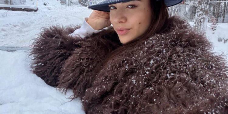 Sara Hoxha nuk kishte partner në Alpe, dhe si çdo vajzë, dëshiron një unazë me diamant!