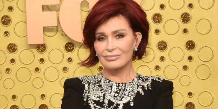 Sharon Osbourne shpreh dëshirën për të hyre në politikë, bashkëshortja e Ozzy-t synon të kandidojë për kryebashkiake në Angli.