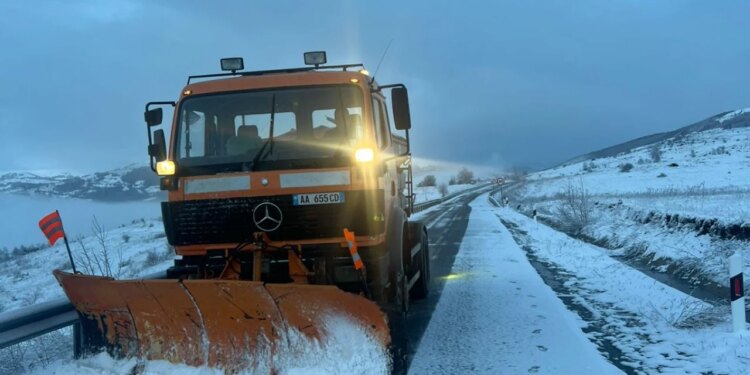 Shiu në Qarkun e Kukësit, të gjitha rrugët janë të qarkullueshme për automjetet.